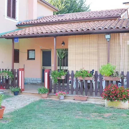 Giardino Apartment Umag Exterior photo